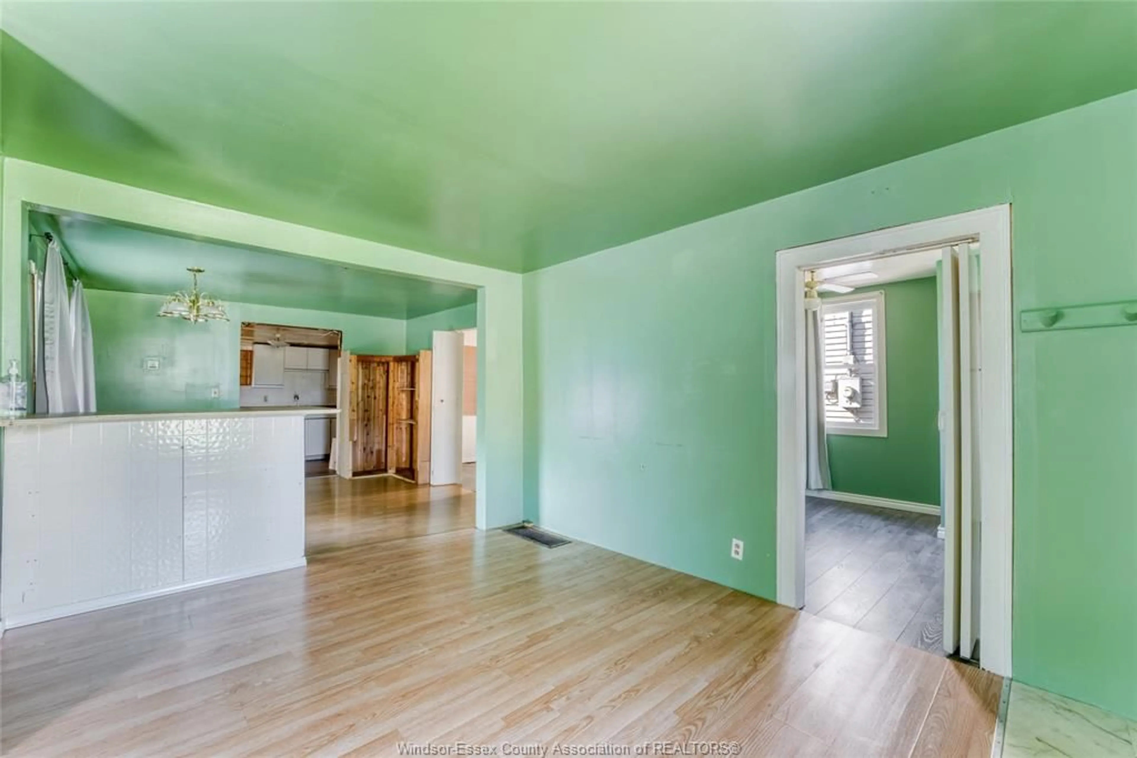 A pic of a room for 265 WATSON AVE, Windsor Ontario N8S 2S3