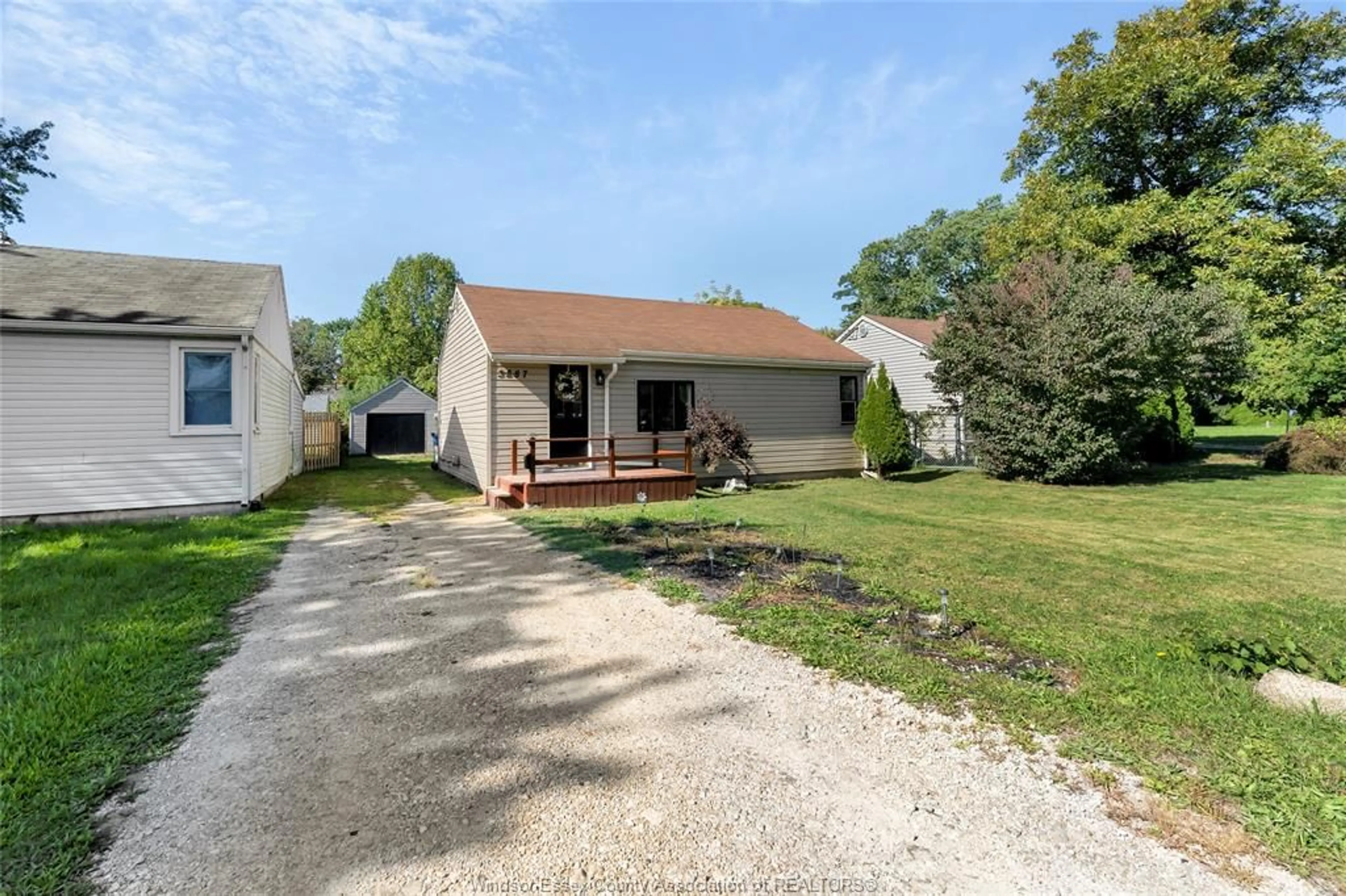 A pic from outside/outdoor area/front of a property/back of a property/a pic from drone, street for 3887 TURNER RD, Windsor Ontario N8W 3E4