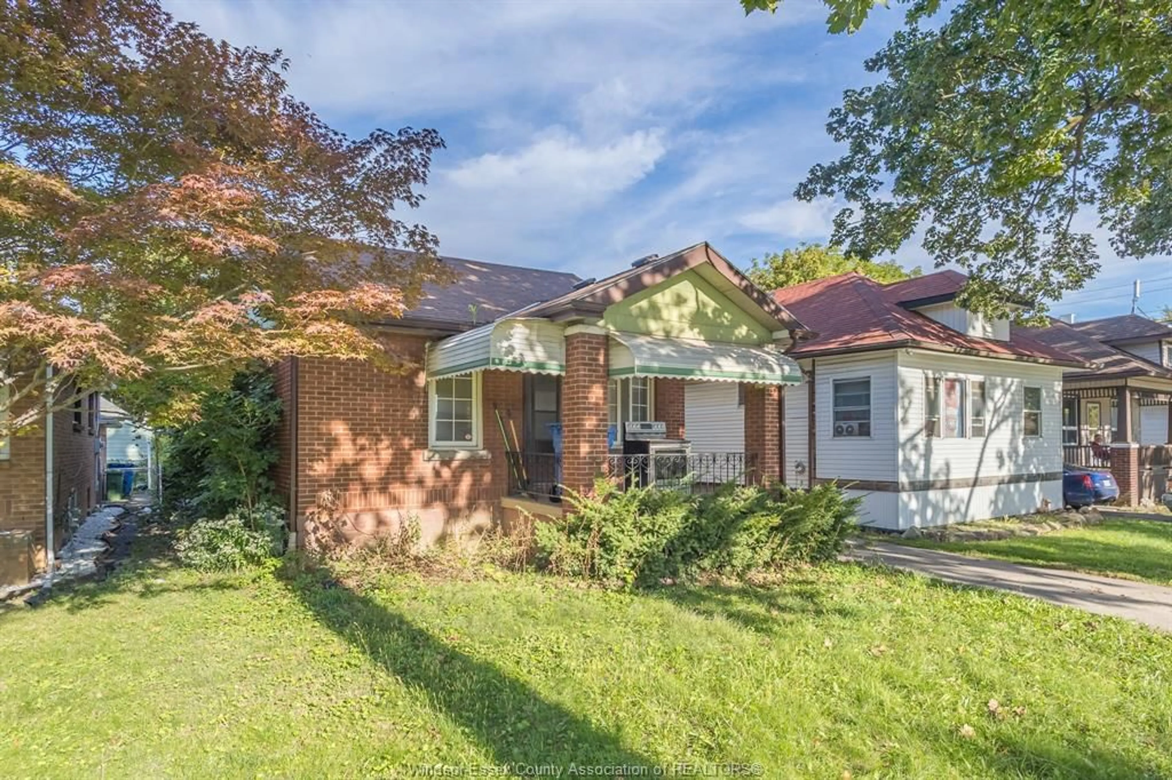 A pic from outside/outdoor area/front of a property/back of a property/a pic from drone, street for 792 partington Ave, Windsor Ontario N9B 2N8