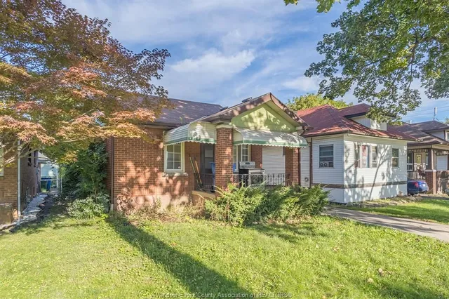 792 partington Ave, Windsor 3
