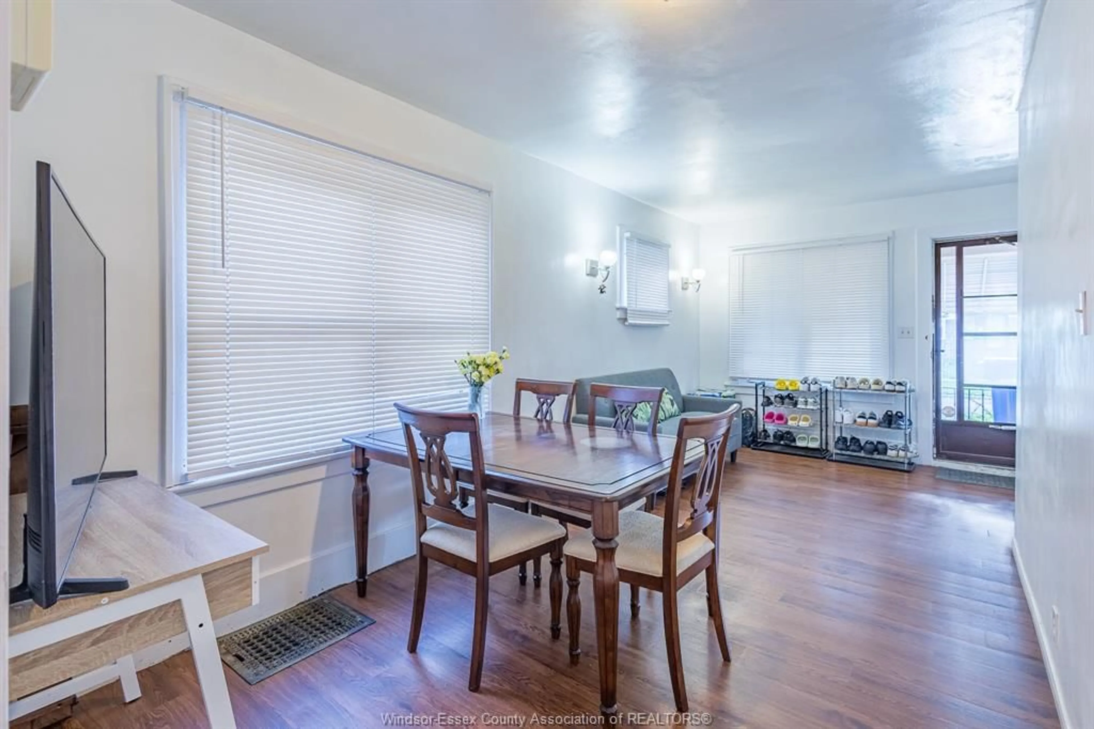 Dining room, wood/laminate floor for 792 partington Ave, Windsor Ontario N9B 2N8