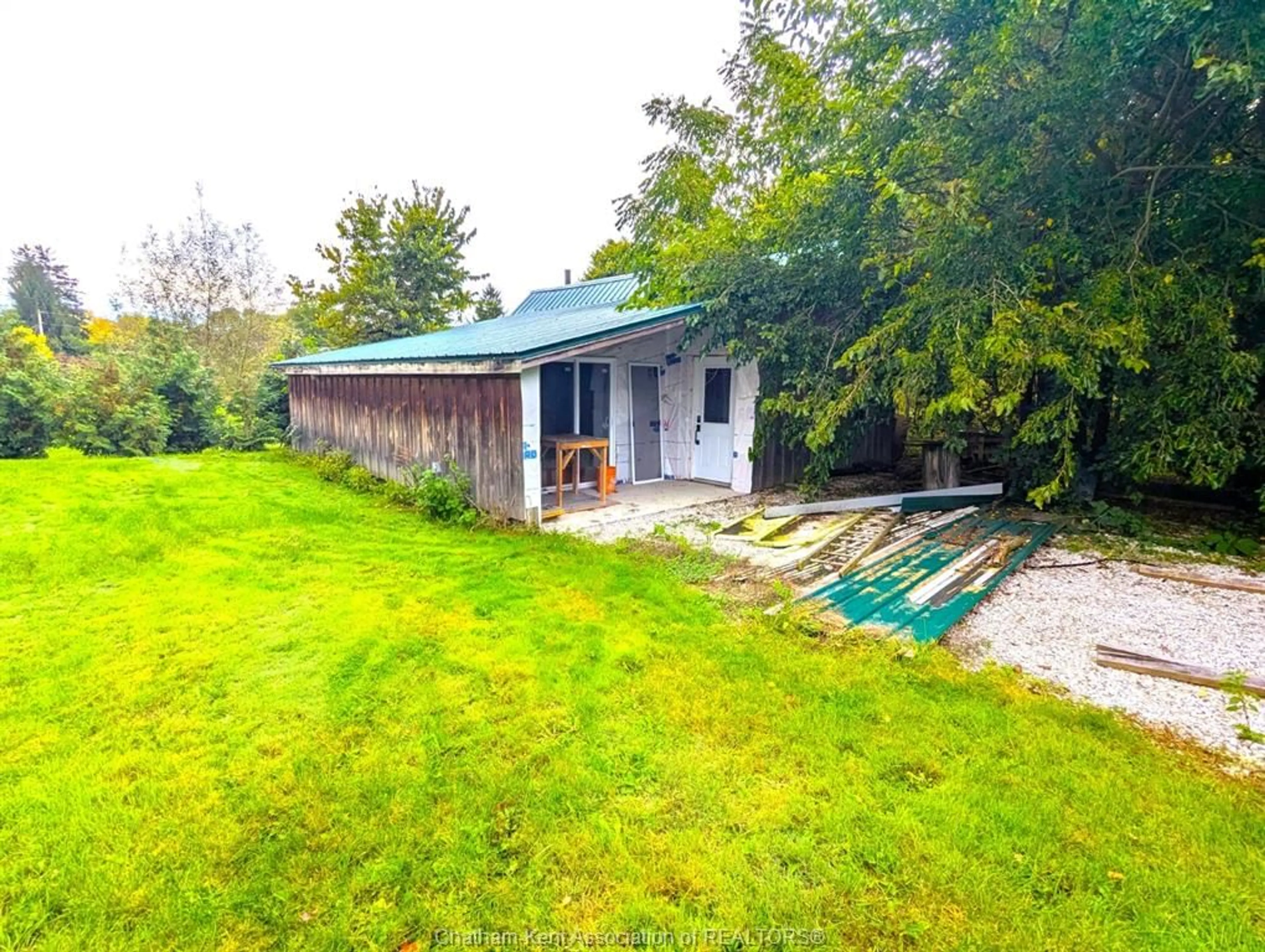 A pic from outside/outdoor area/front of a property/back of a property/a pic from drone, unknown for 6191 Isabelle St, Florence Ontario N0P 1R0