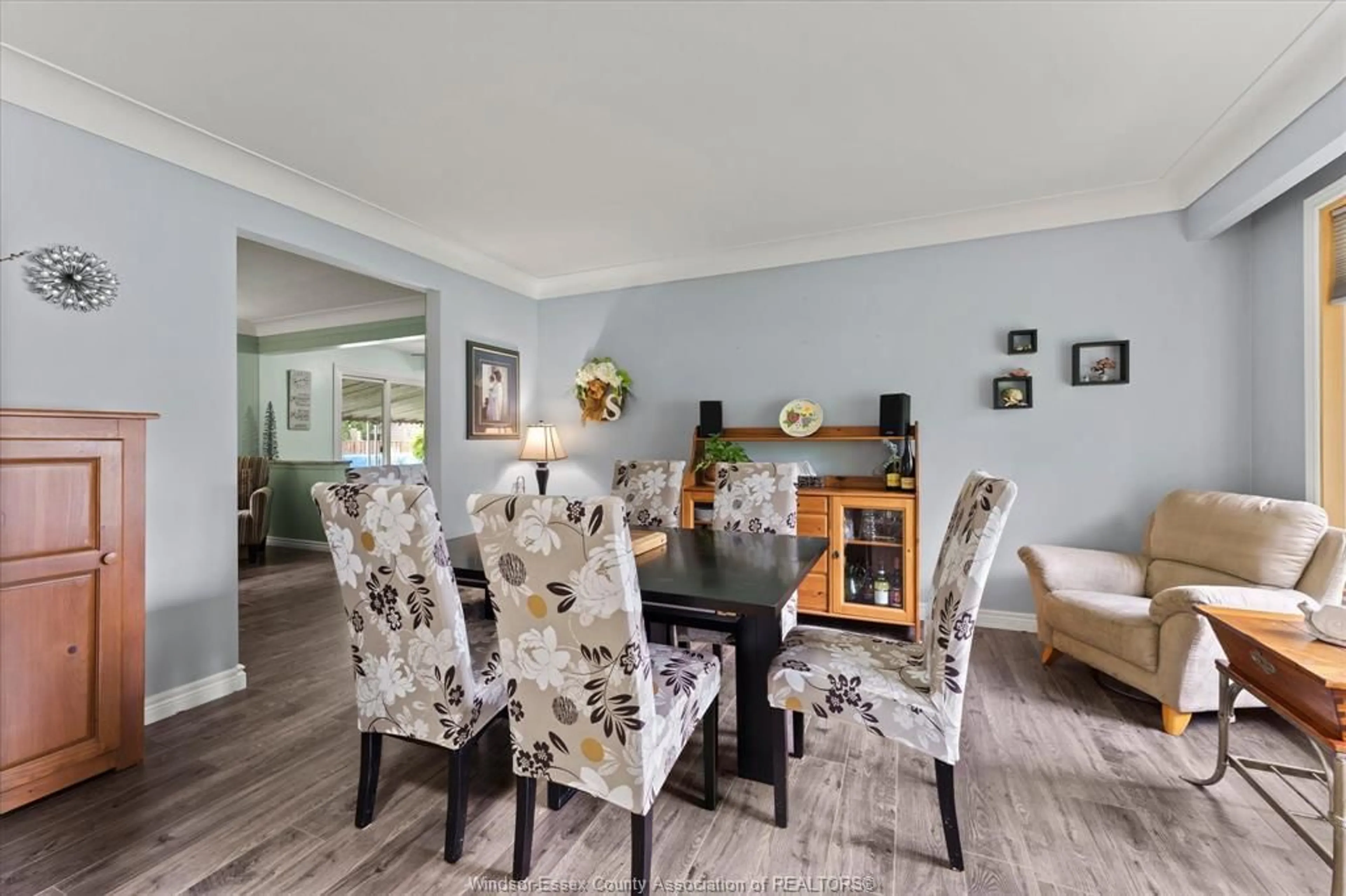 Dining room, wood/laminate floor for 3831 KATHLEEN, Windsor Ontario N9G 1R1