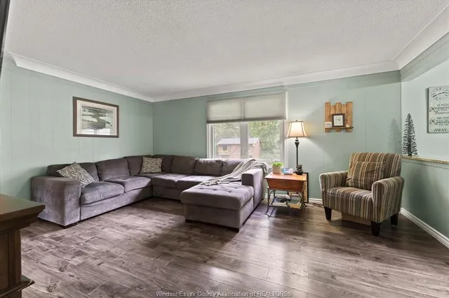 3831 KATHLEEN, Windsor 5