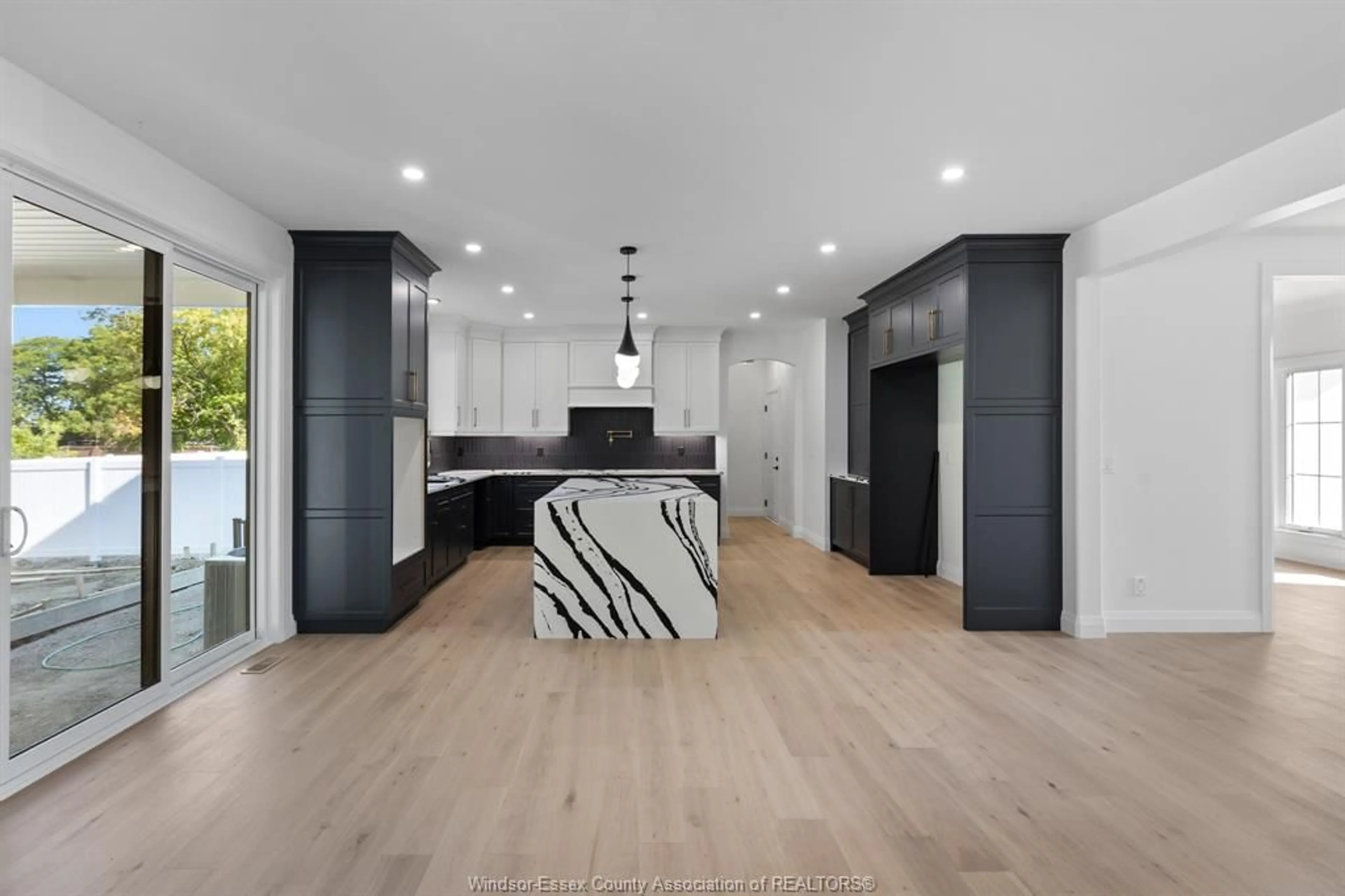 Contemporary kitchen, unknown for 3598 SUTTON Ave, Windsor Ontario N9E 0A6