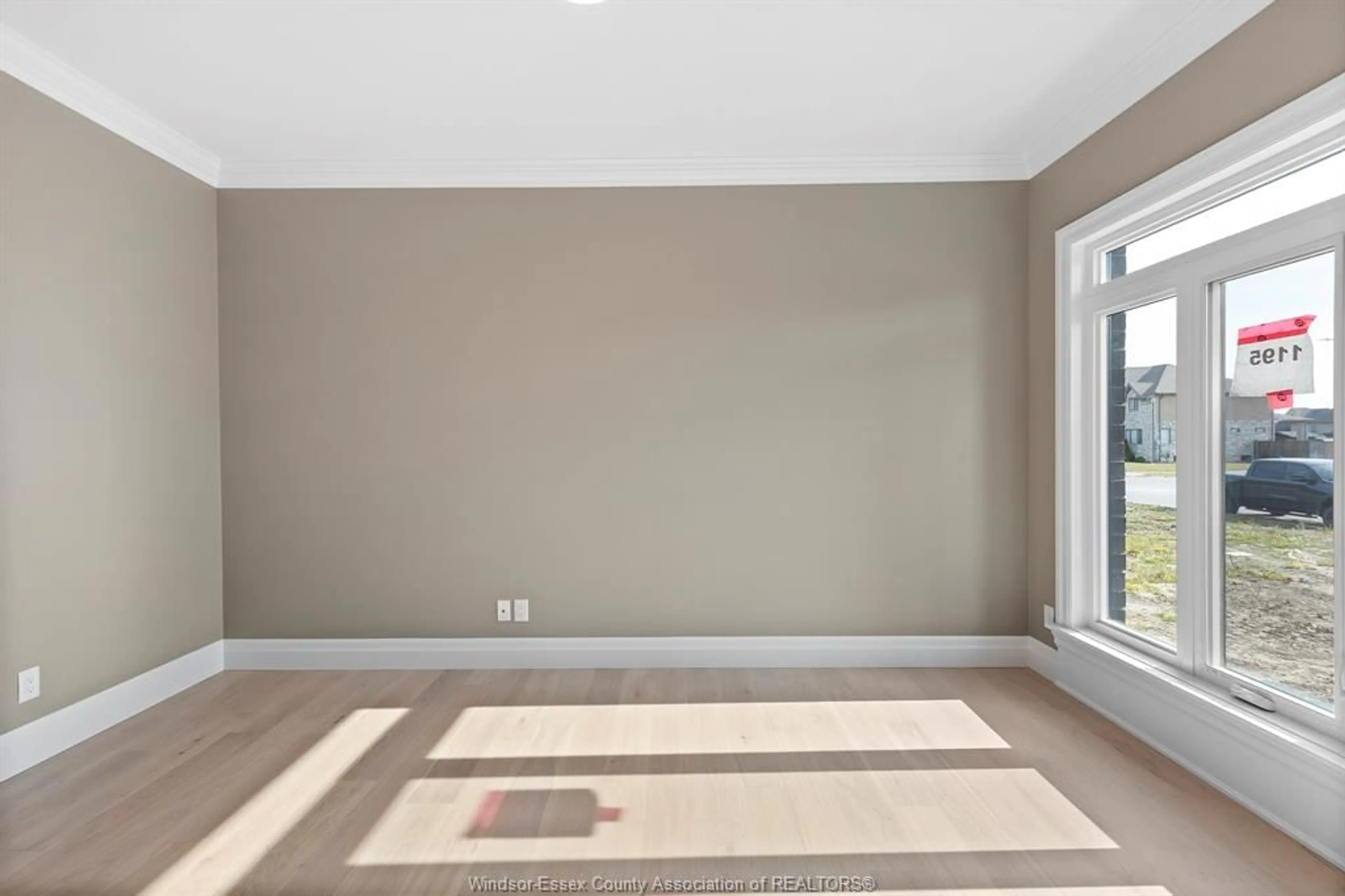 A pic of a room for 3586 SUTTON Ave, Windsor Ontario N9E 0A6