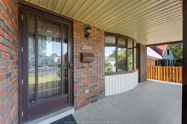 2545 ST. PATRICKS'S Ave, Windsor 5