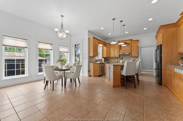 476 Mei Lin Cres, Tecumseh 5