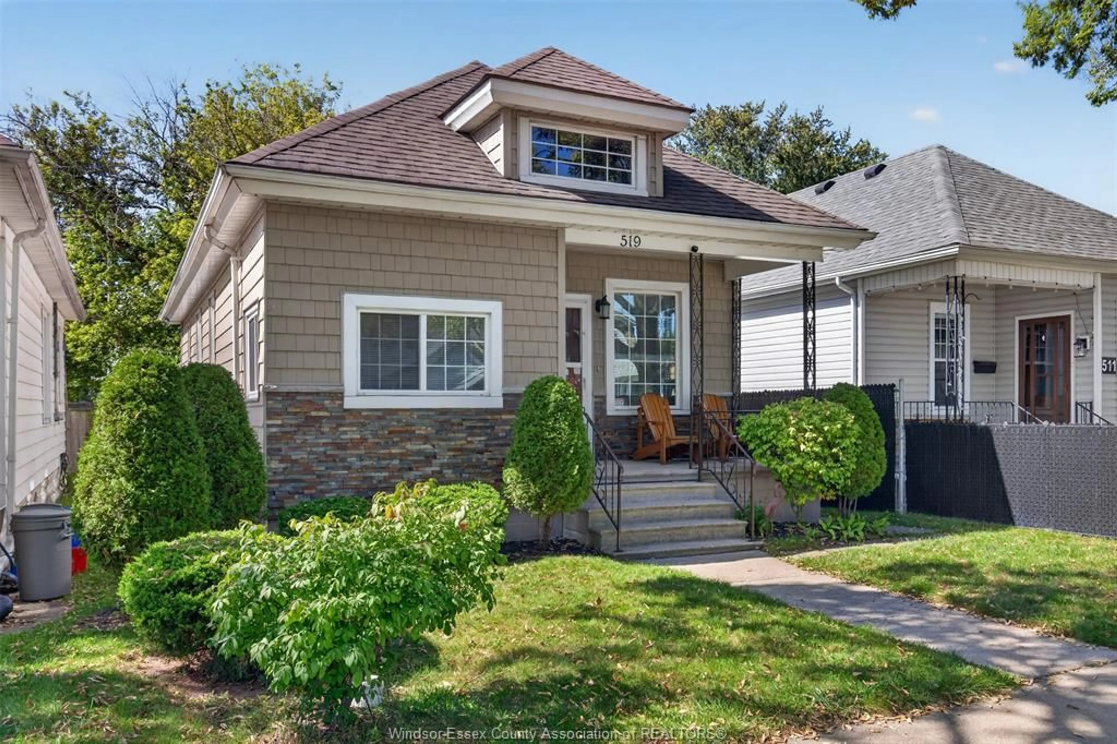Home with vinyl exterior material, street for 519 MCKAY, Windsor Ontario N9B 1Z7