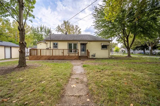 3605 BLOOMFIELD, Windsor 5
