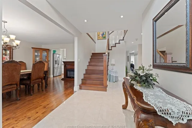 1150 JILLIAN Crt, Lakeshore 5