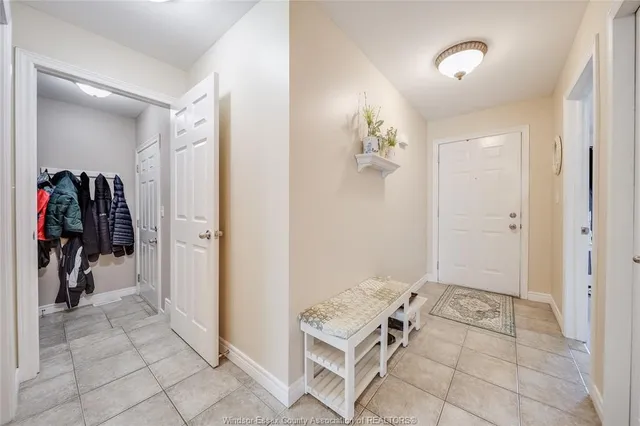 1971 LUXURY Ave, Windsor 5