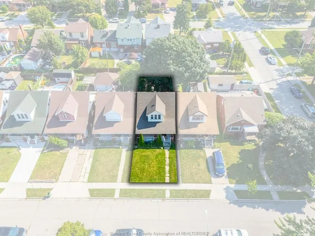 2284 Fraser Ave, Windsor 5