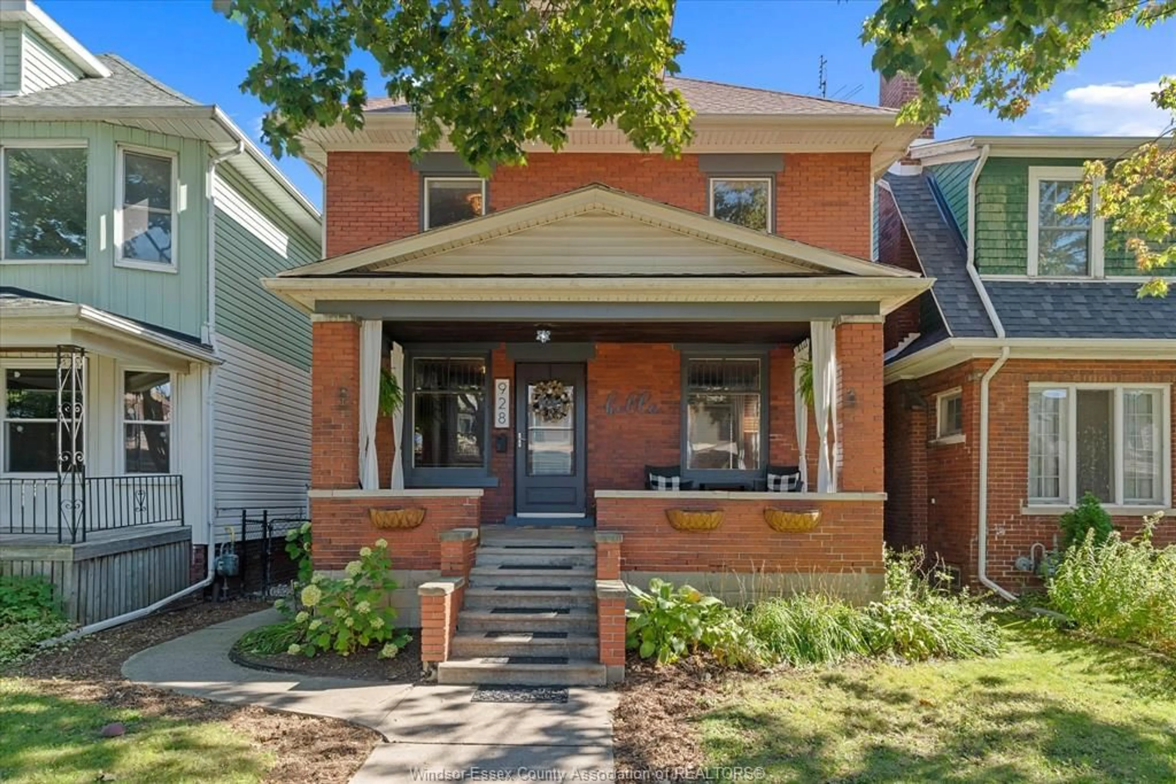 Home with brick exterior material, street for 928 WINDERMERE, Windsor Ontario N8Y 3C4