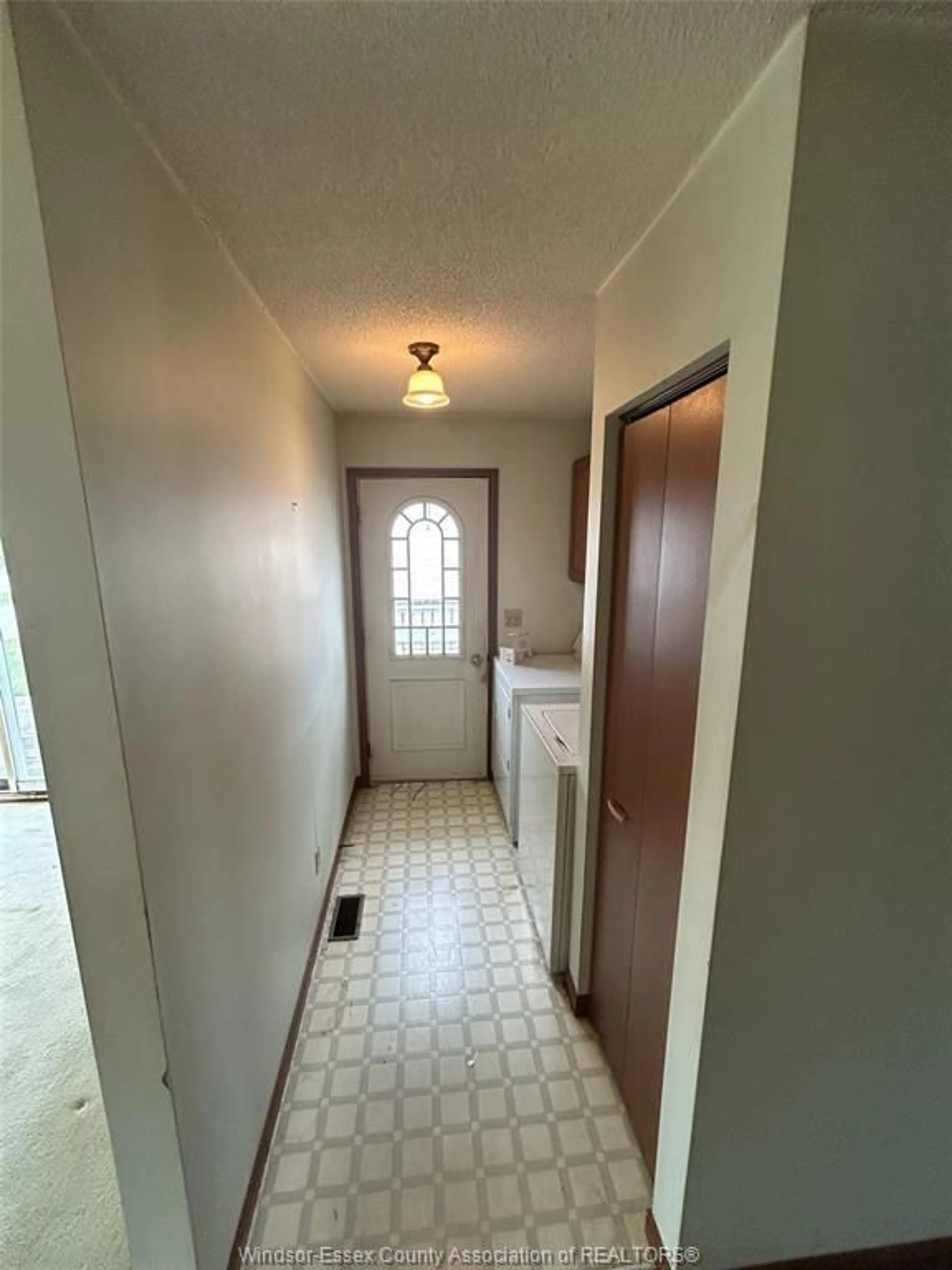 Unknown for 79 PARKSIDE, McGregor Ontario N0R 1J0