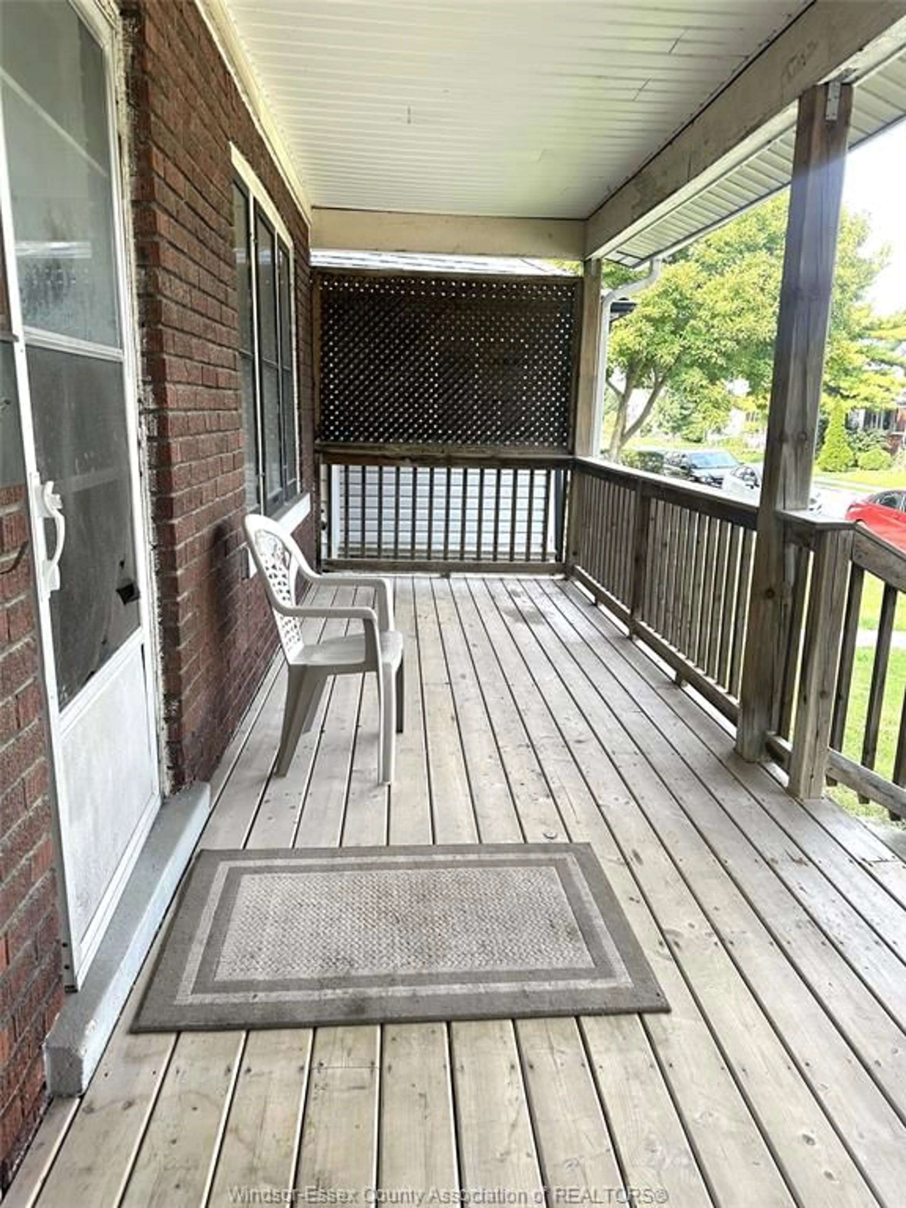 Patio, street for 1577 MOY Ave, Windsor Ontario N8X 1J4