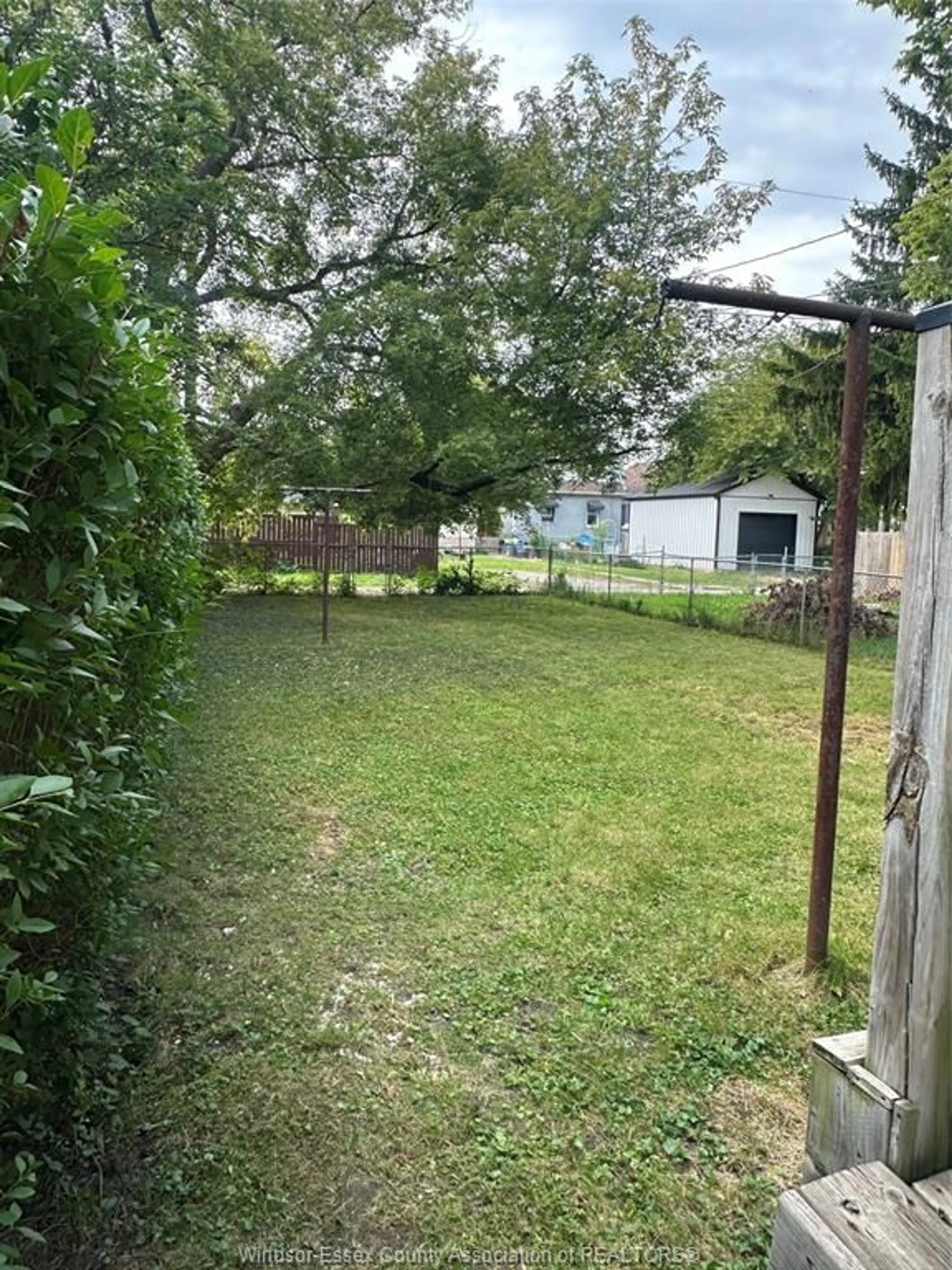Unknown for 1577 MOY Ave, Windsor Ontario N8X 1J4