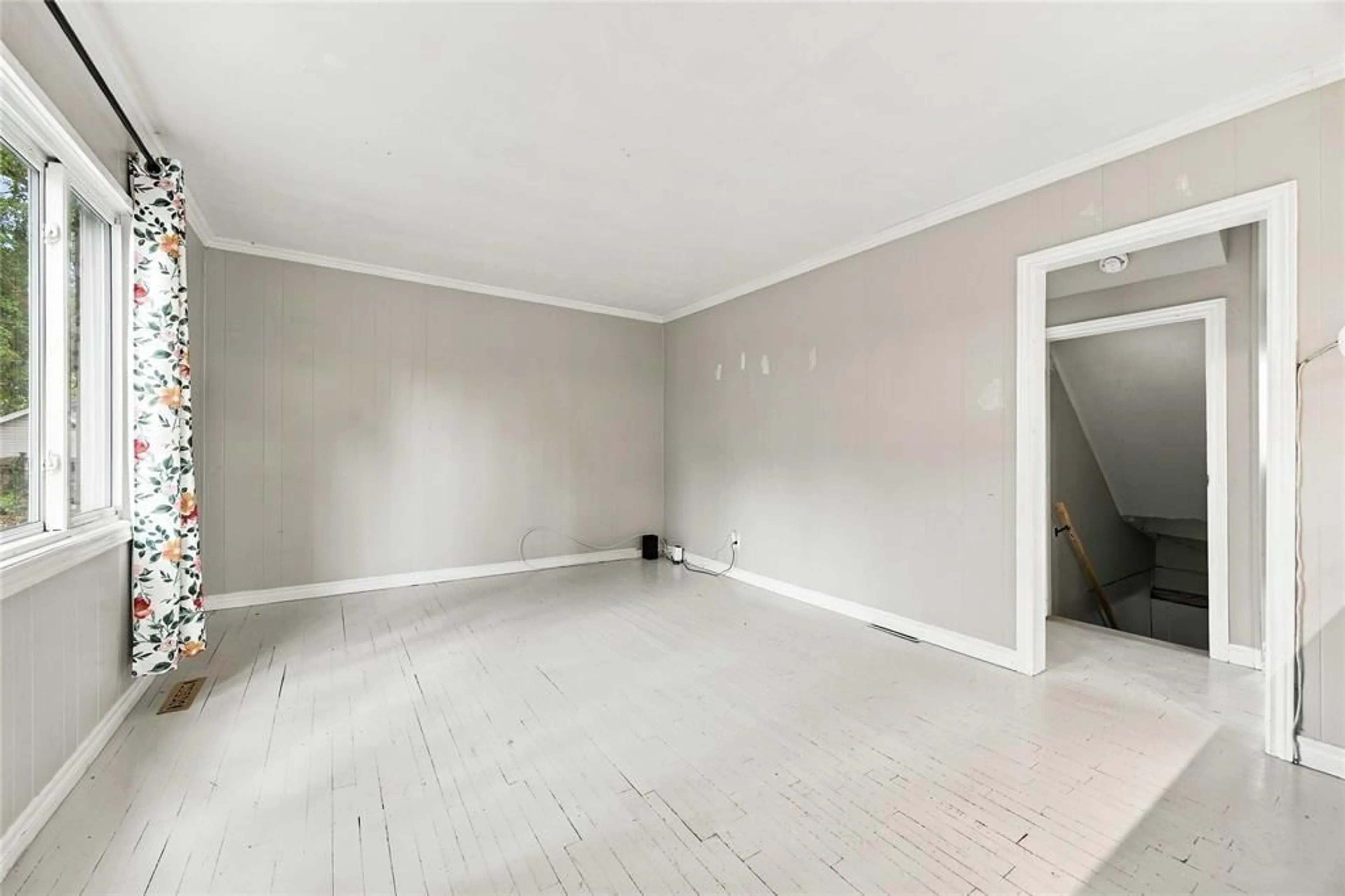 A pic of a room for 178 EAST St, Sarnia Ontario N7T 6X6