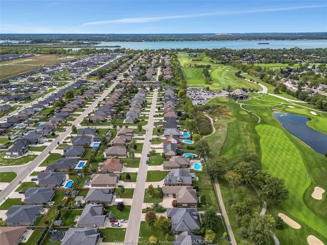 44 HILTON Crt, Amherstburg 5