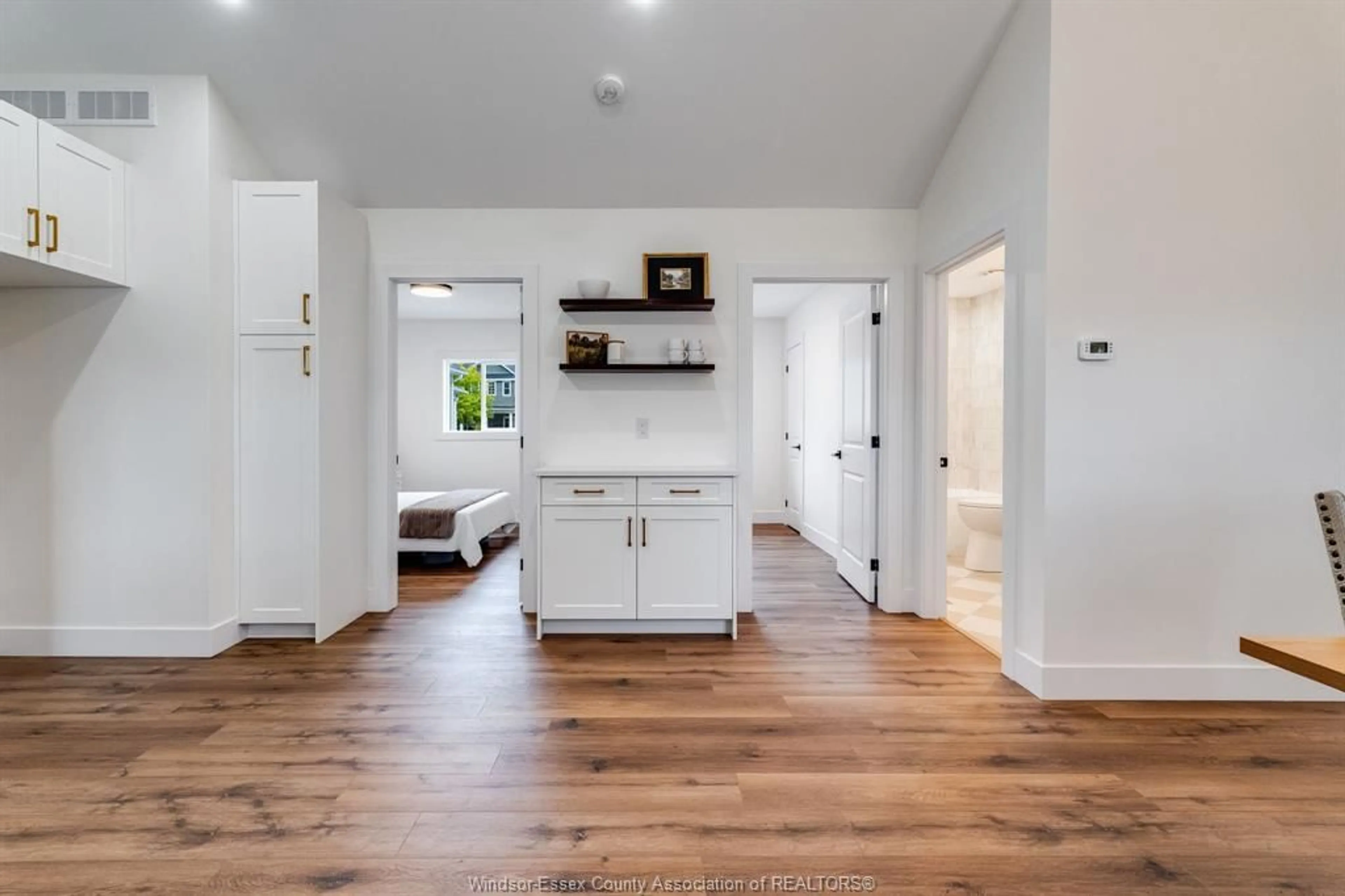 Unknown for 5 Howard St, Leamington Ontario N8H 1G4