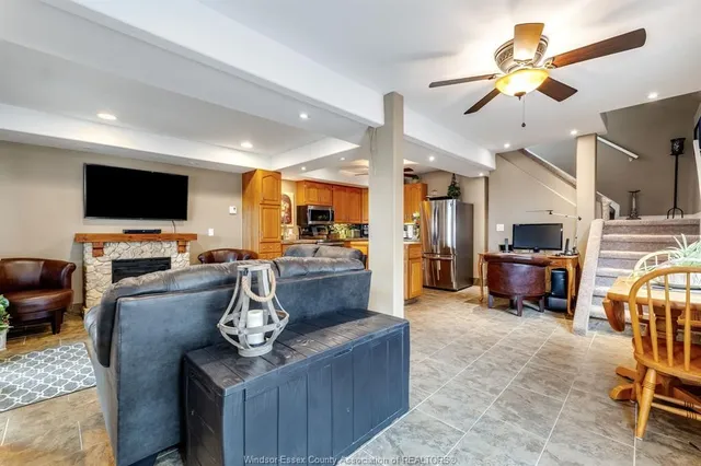 170 Lakeshore Rd, Leamington 5