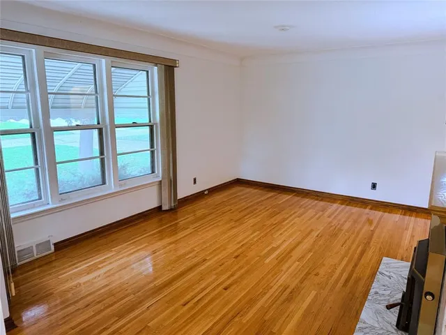 3168 CHURCH, Windsor 5