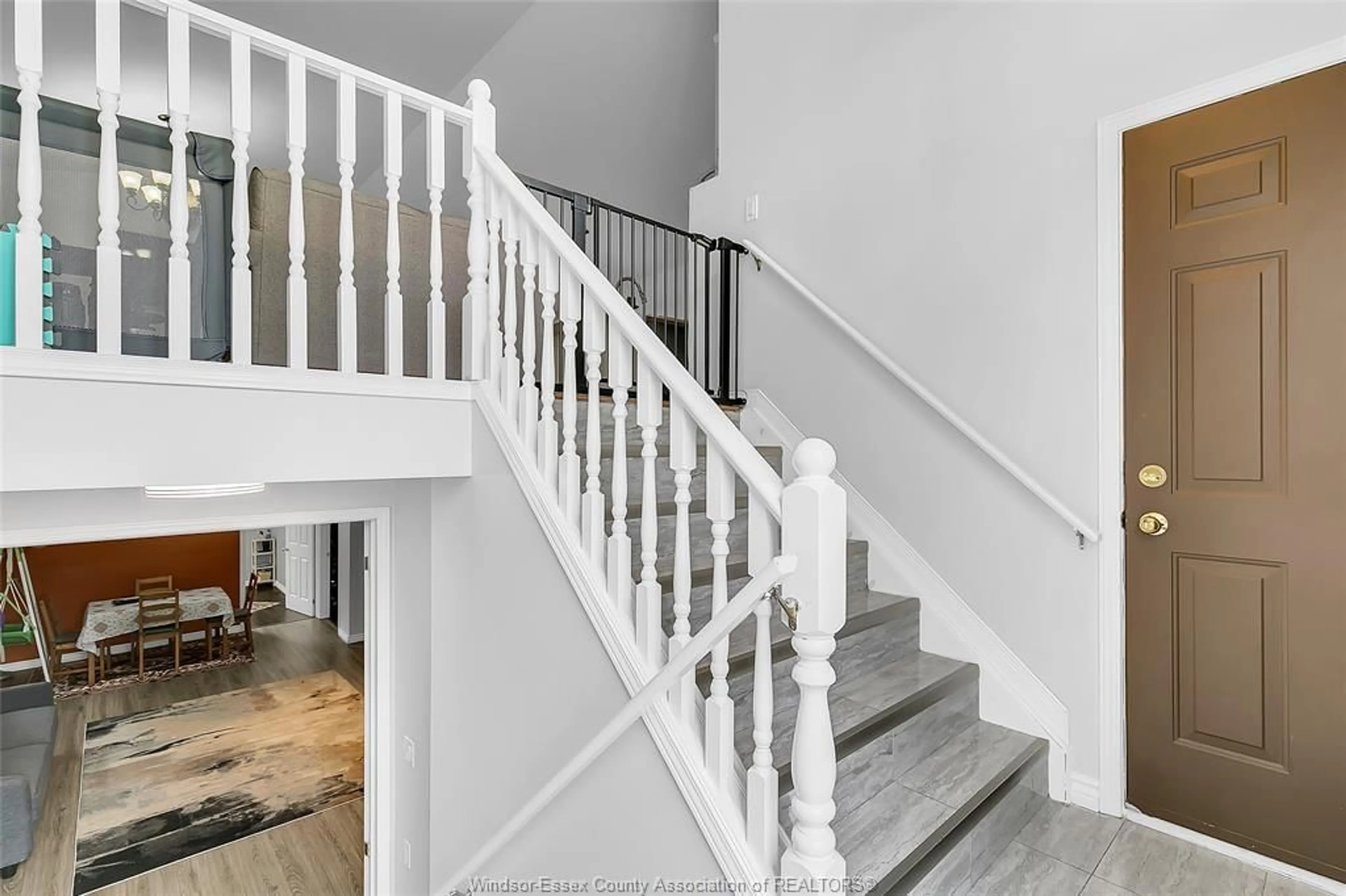 Stairs for 1007 SILVERDALE, Windsor Ontario N9G 2R9