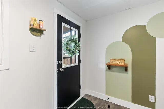 1734 WESTCOTT, Windsor 2
