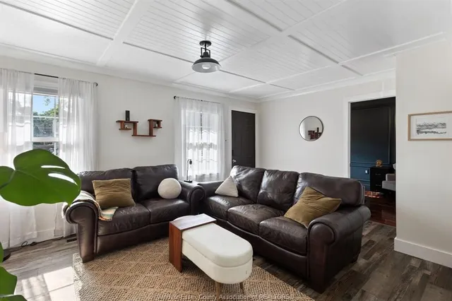 1734 WESTCOTT, Windsor 3