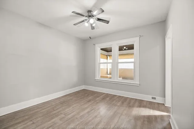 1539 HOWARD, Windsor 3