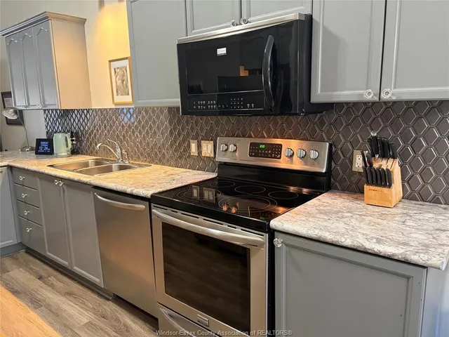 24 ERIE GLEN Cres, Leamington 3