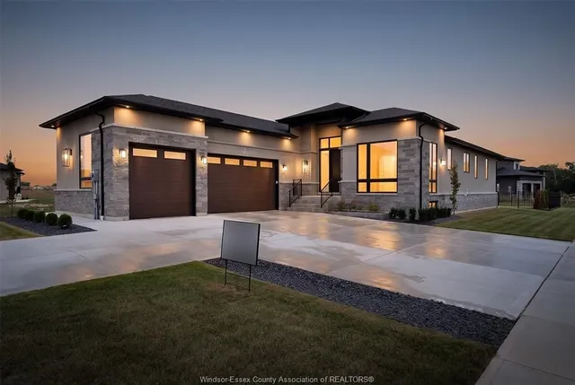 2 PEBBLE BEACH COURT, Leamington 5