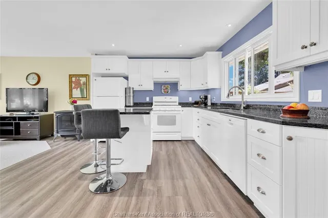 601 Towanda Blvd, Erie Beach 5