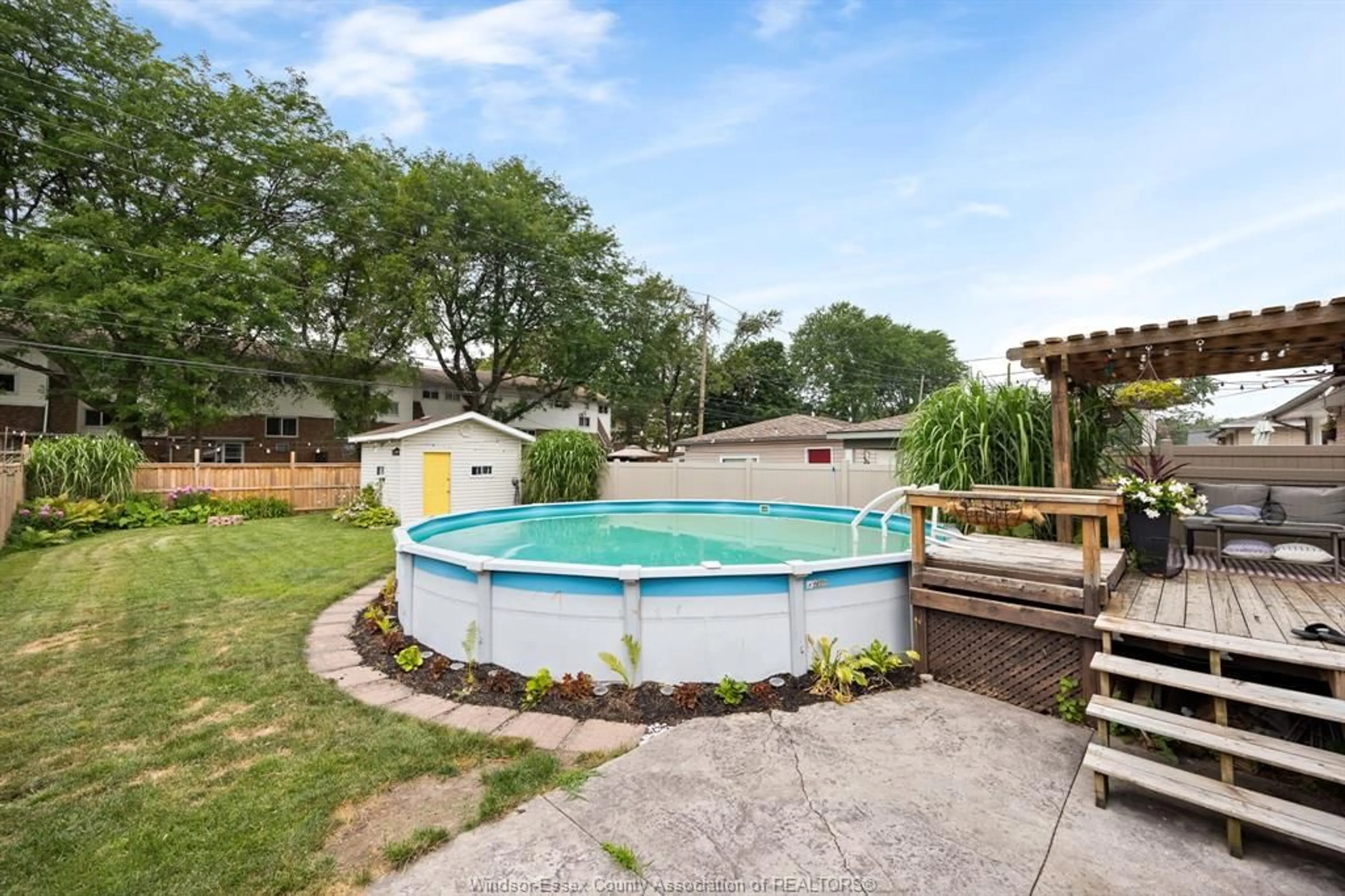 Pool for 1657 WESTMINSTER Blvd, Windsor Ontario N8T 1X2
