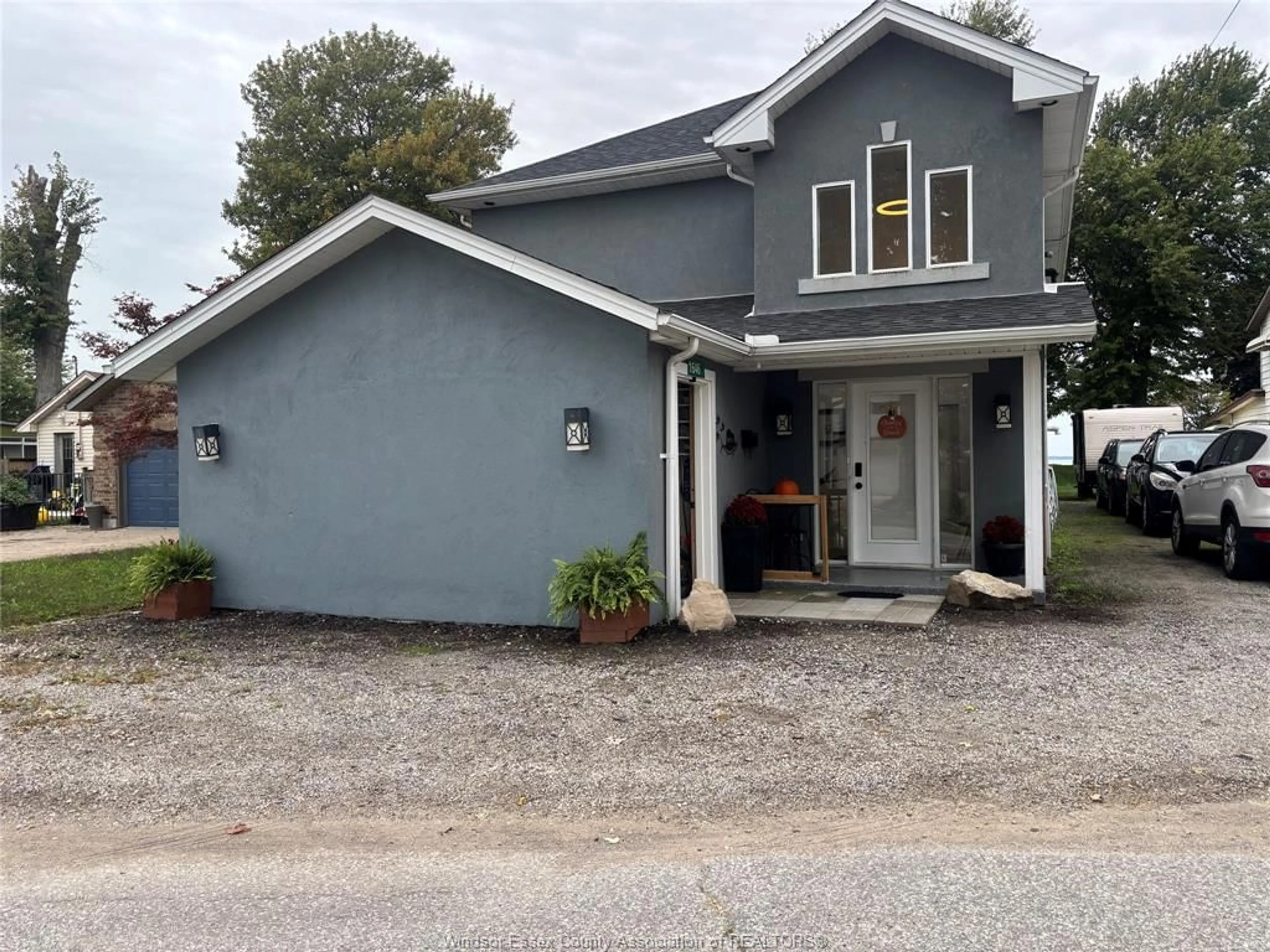 Home with vinyl exterior material, street for 1646 PARK, Amherstburg Ontario N9V 1V7
