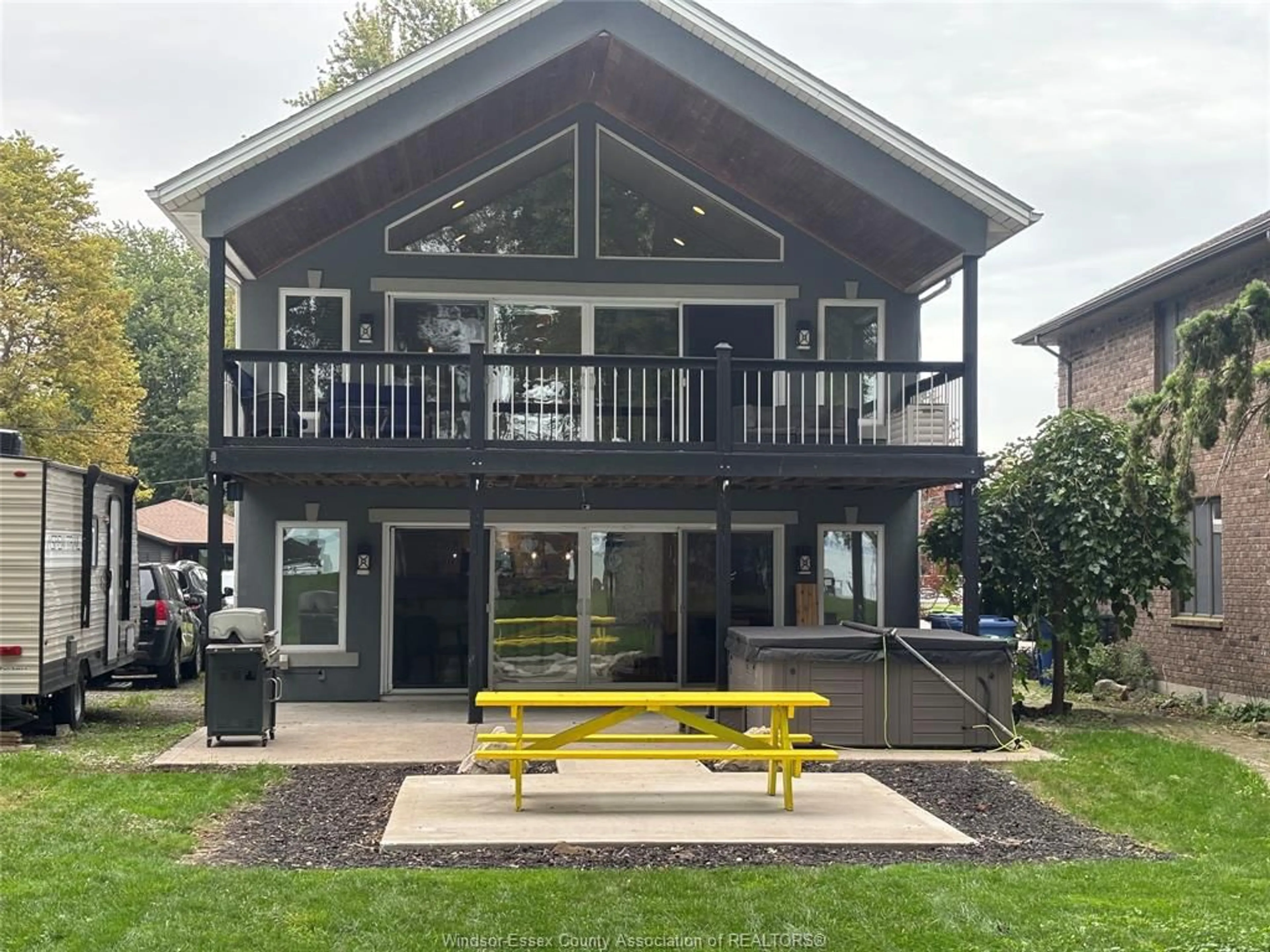 Patio, mountain view for 1646 PARK, Amherstburg Ontario N9V 1V7