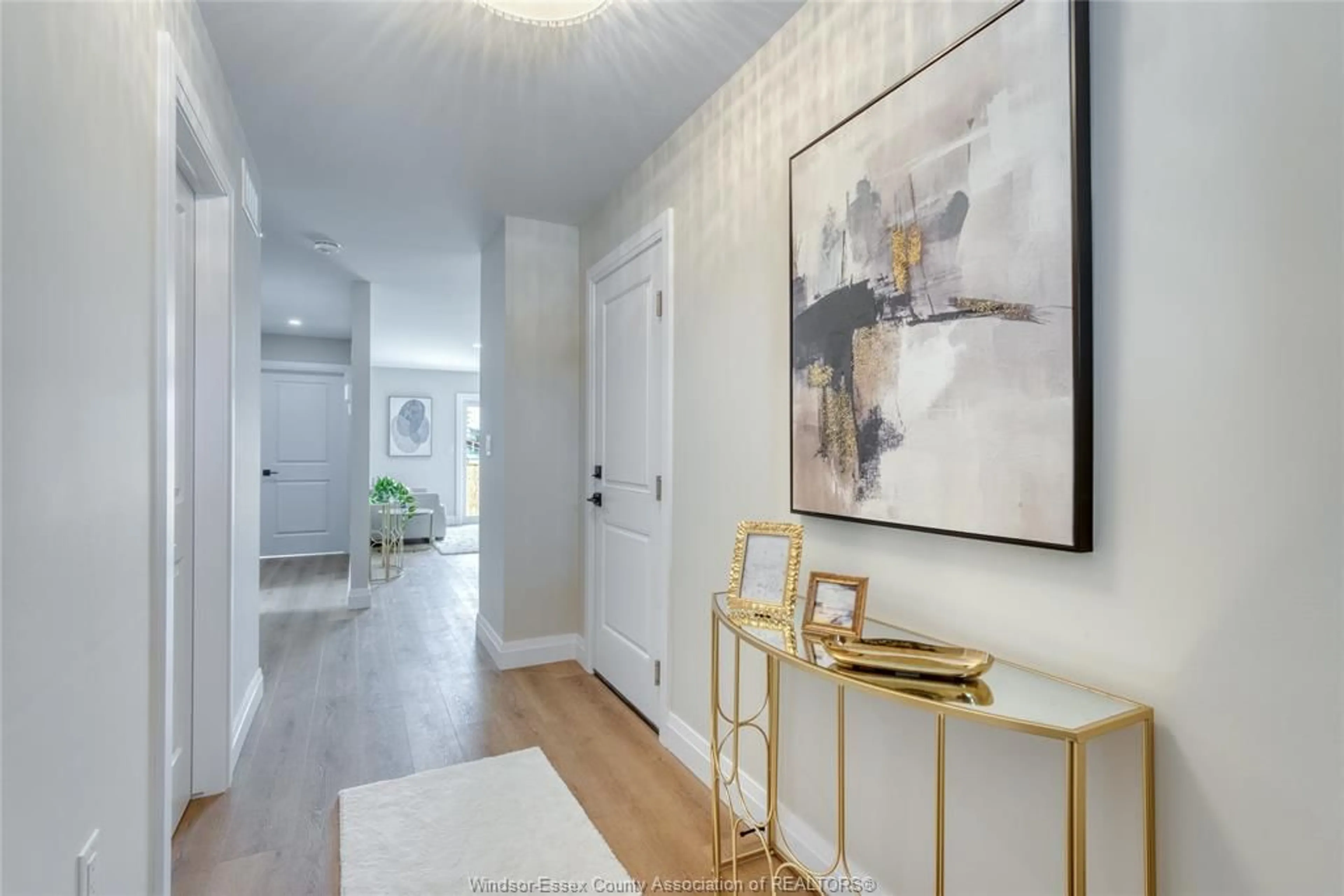 Indoor entryway for 3 SARKIS St, Kingsville Ontario N9Y 1J9
