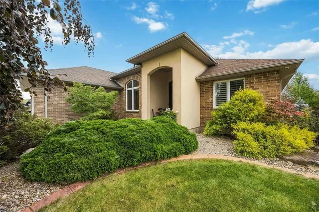 4303 Garden Cres, Petrolia 2