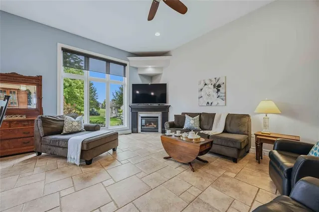 4303 Garden Cres, Petrolia 4