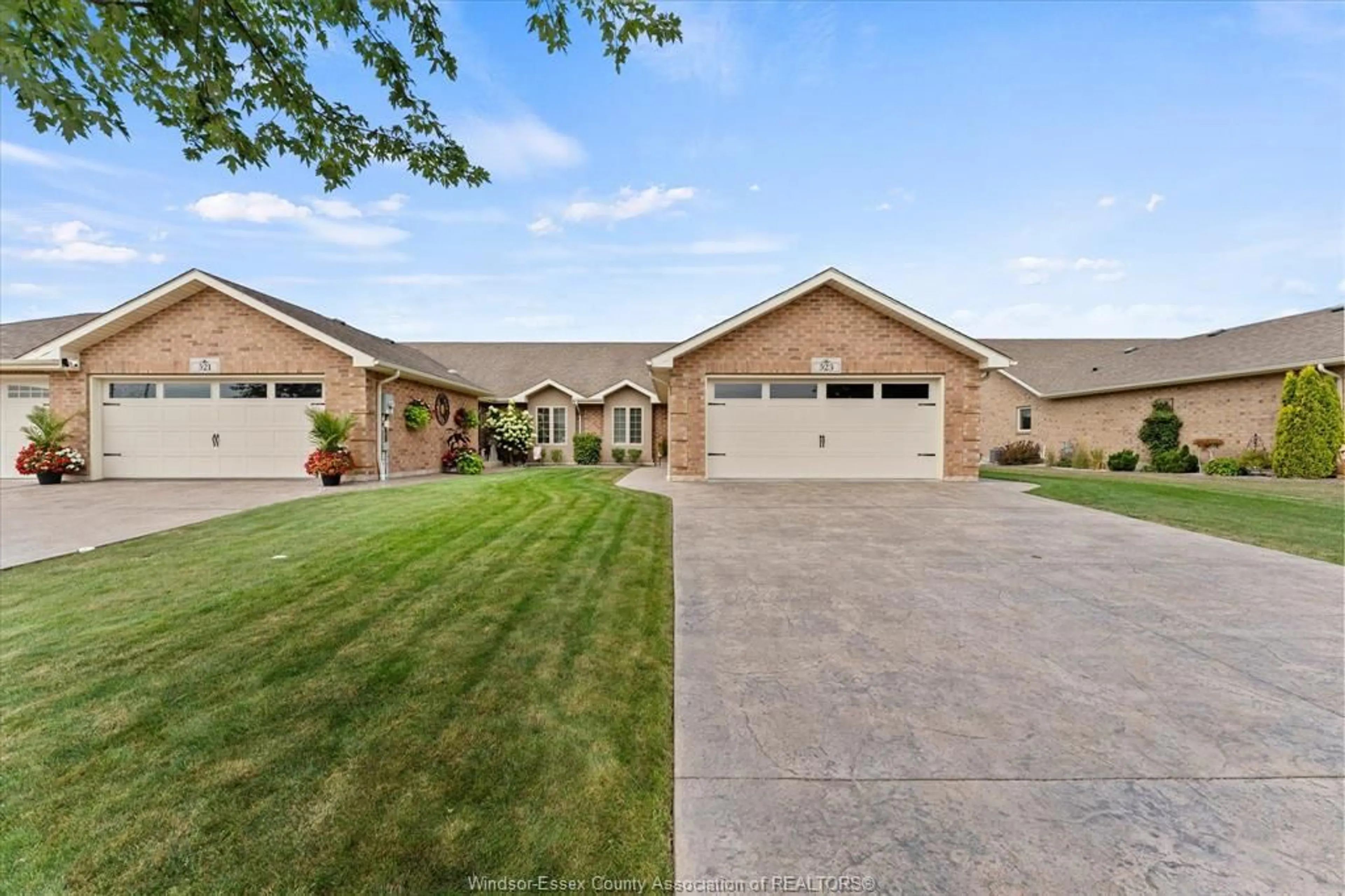 Home with brick exterior material, street for 523 GOLFVIEW, Amherstburg Ontario N9V 2Y9