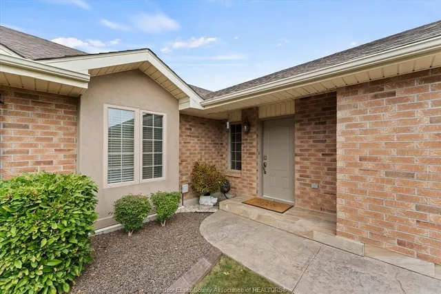 523 GOLFVIEW, Amherstburg 4