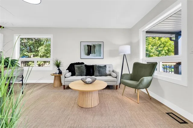 1541 ALBERT, Windsor 5