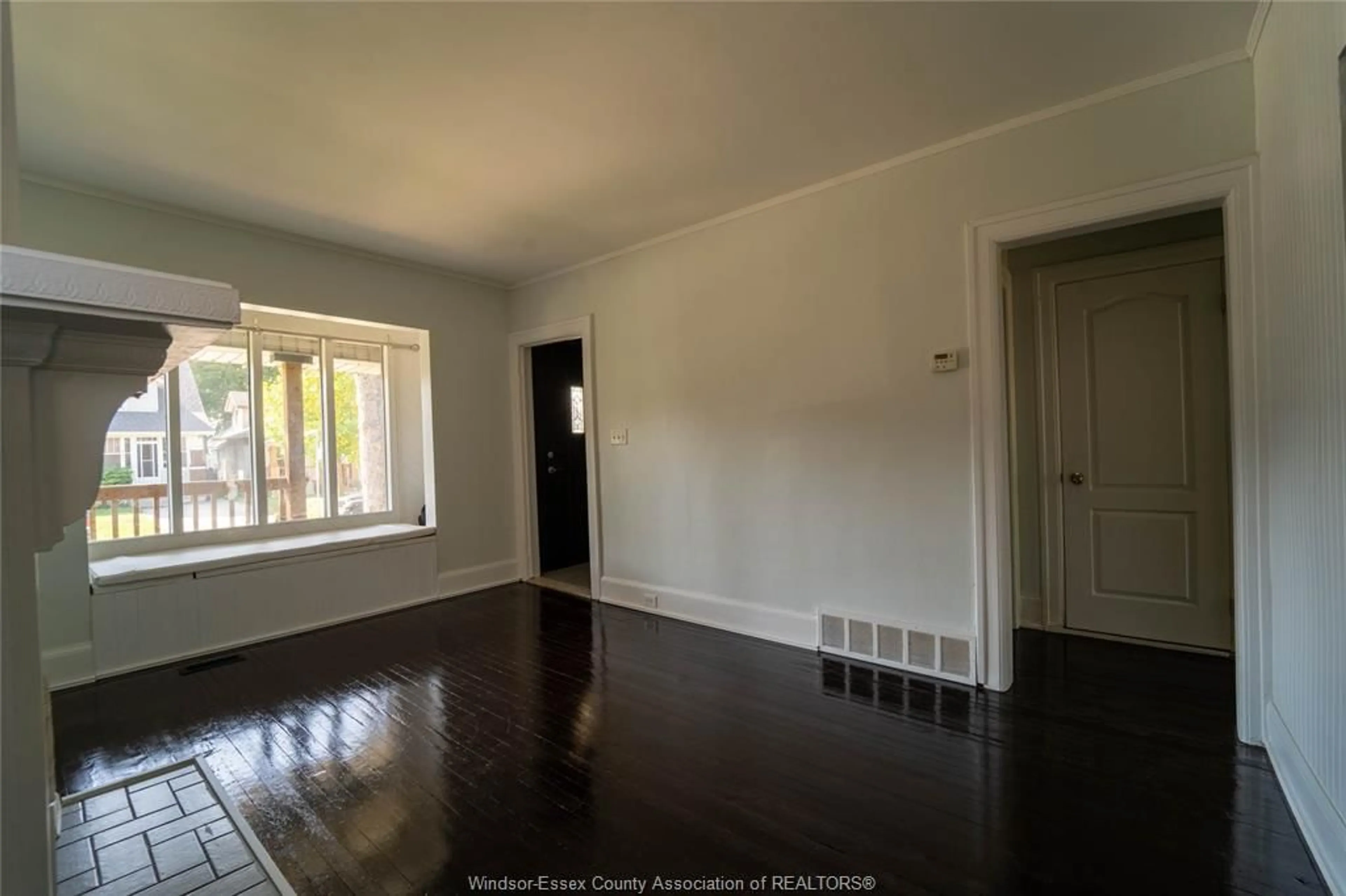 A pic of a room for 966 CURRY Ave, Windsor Ontario N9B 2C5