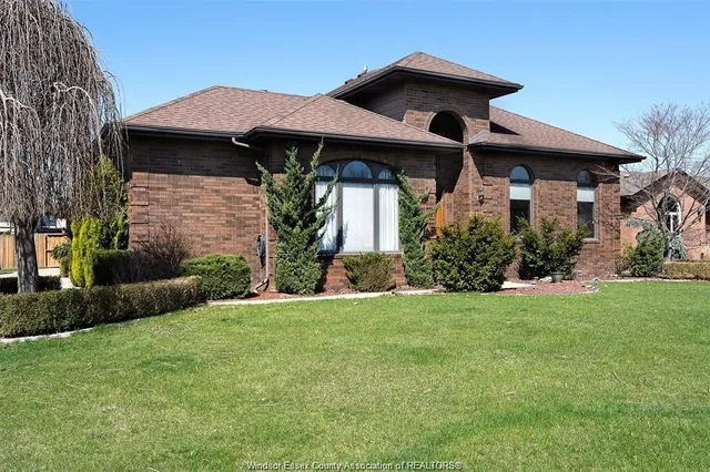 172 POINTE WEST Dr, Amherstburg 4