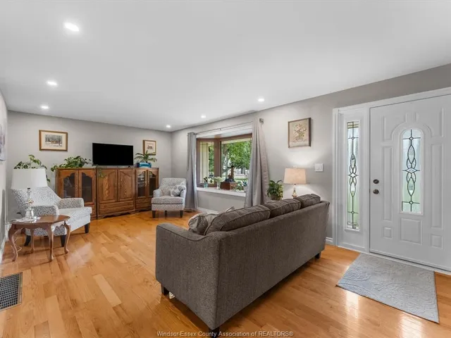 124 Allison Ave, Essex 2