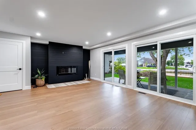 19155 LAKESIDE, Tilbury North 4