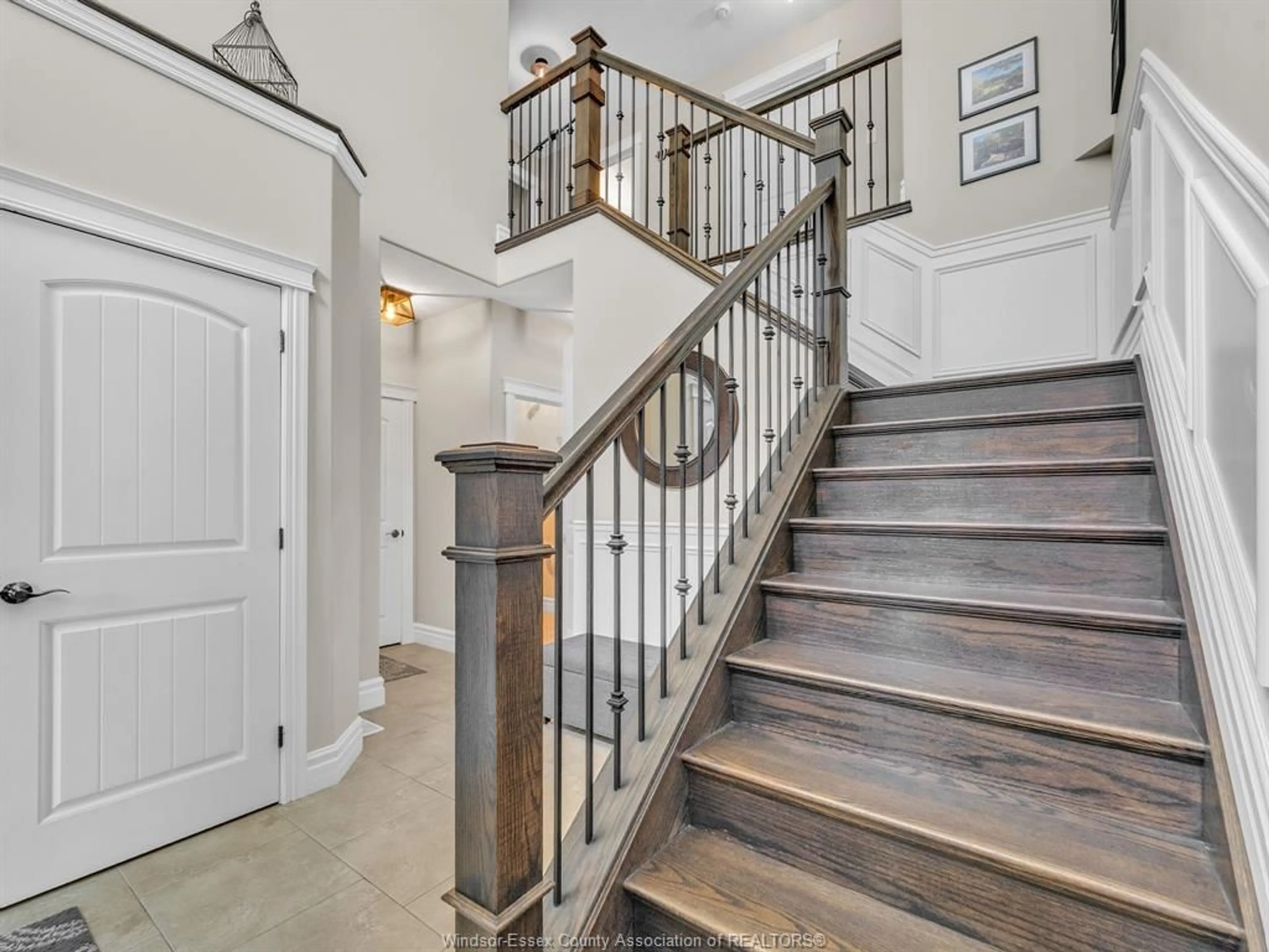 Stairs for 1255 MAPLE, LaSalle Ontario N9J 3Y6