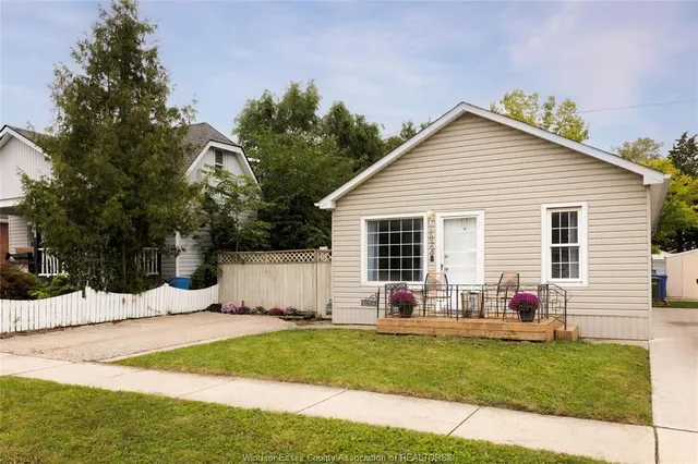 1028 REEDMERE RD, Windsor 3