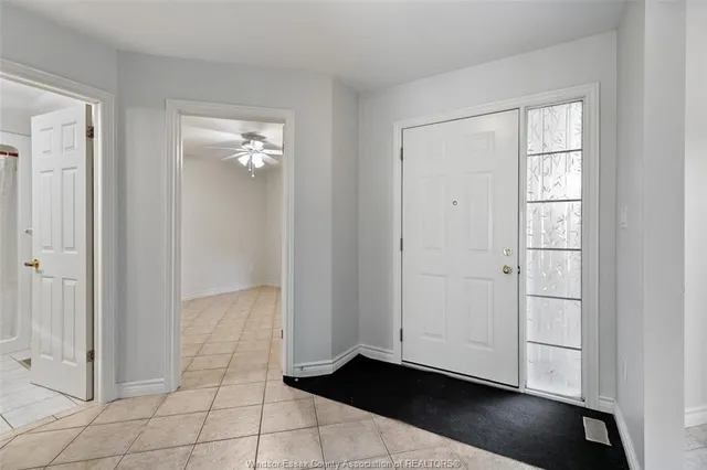 1487 IMPERIAL Cres, Windsor 5