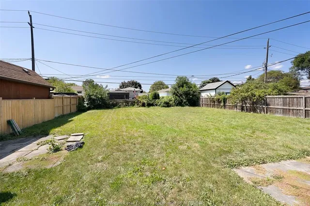 1237 HOMEDALE, Windsor 5
